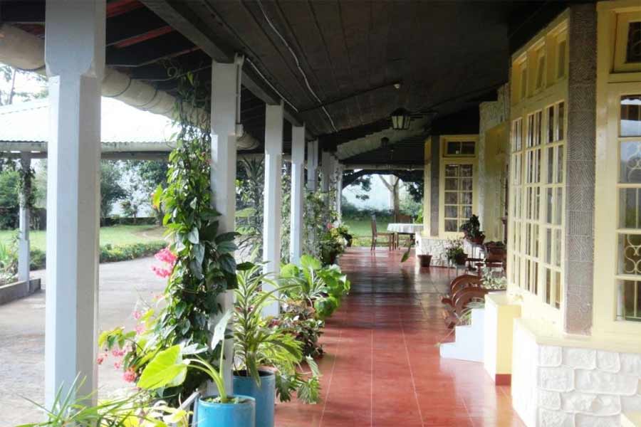 Scenic Bungalow Near Injipara River Patio