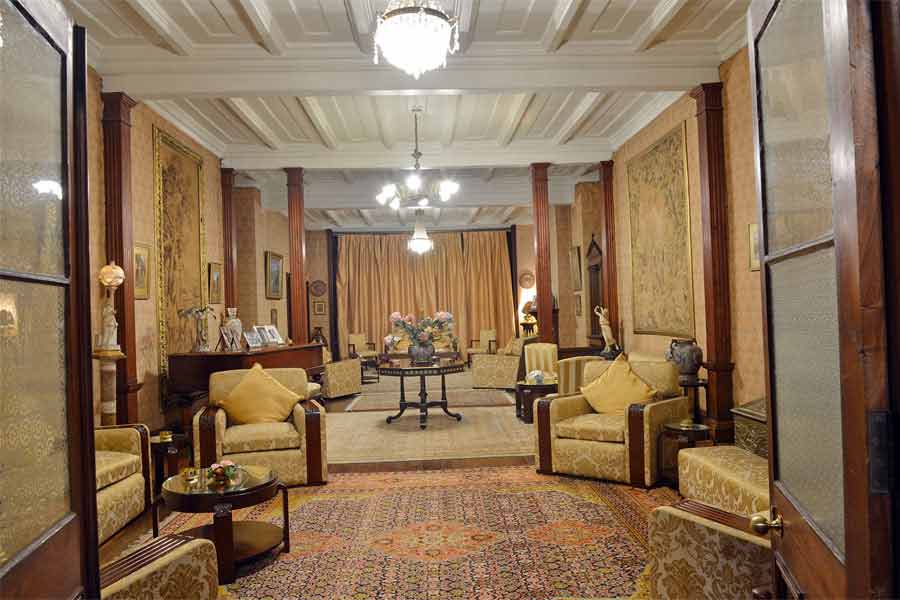 Living-Room-view-at-the-Luxury-Heritage-Hotel-at-Longwood-in-Shimla