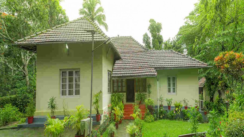 Colonial Estate Bungalow at Pollibetta