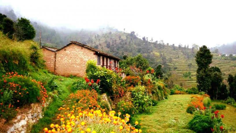 Charming Traditional Resort Near Binsar