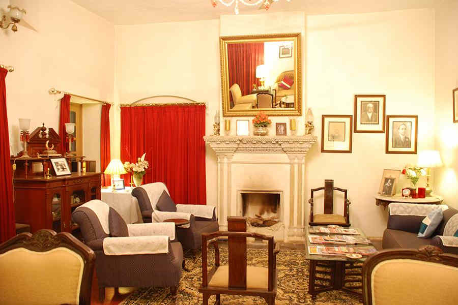 Lounge at Luxurious Heritage Manor Near Bani
