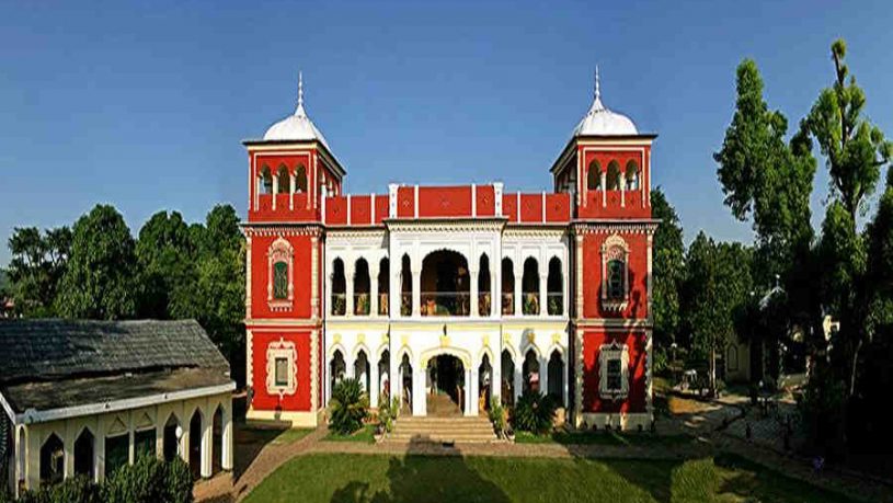 Luxurious Heritage Manor Near Bani