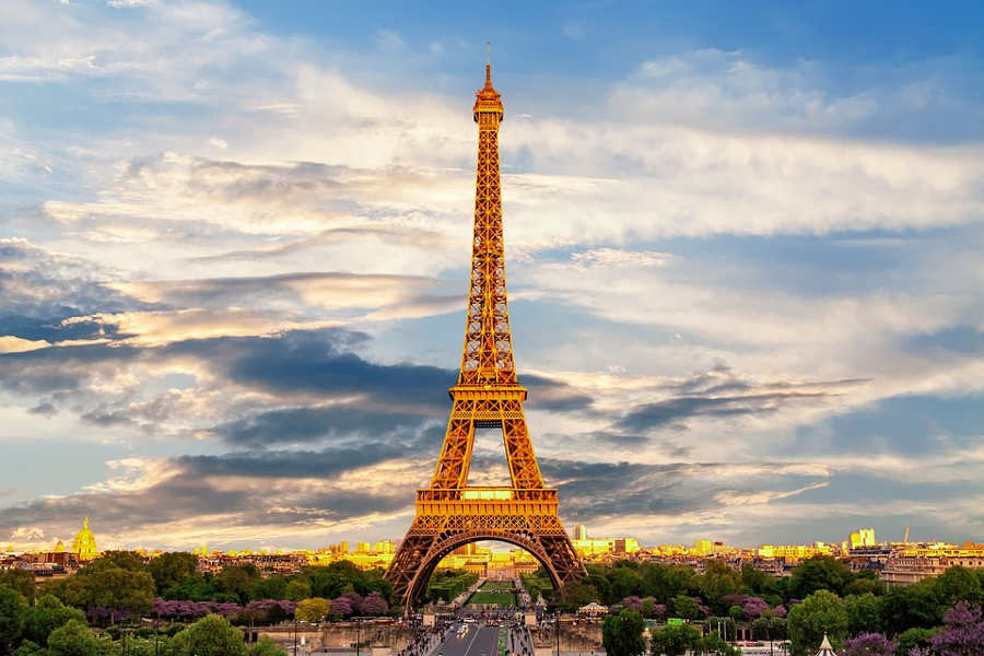 Eiffel-tower-Paris