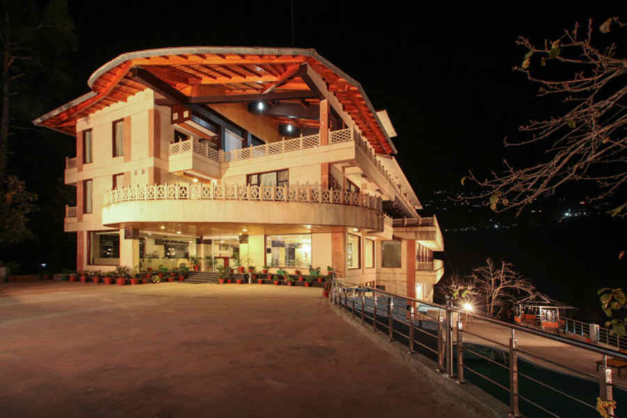 Charming Hill Resort in Bhimtal
