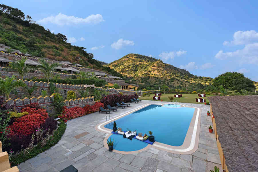 Swimming Pool at the Glamping In Kumbhalgargh